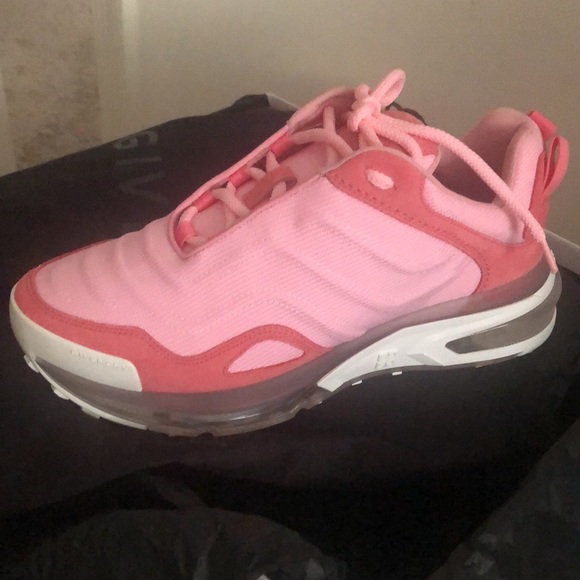 Givenchy Sneaker - Picture 4 of 6